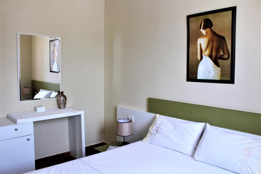 Seaside Apartment Sarandë Buitenkant foto